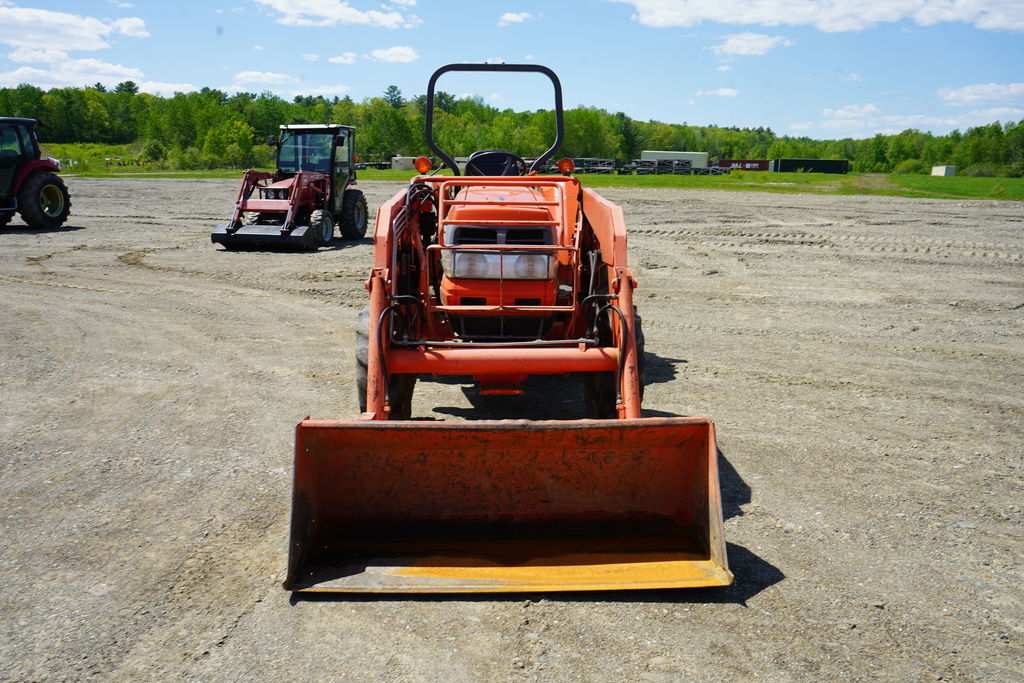 Used 1994 Kubota L3600 Tractor - Image 8