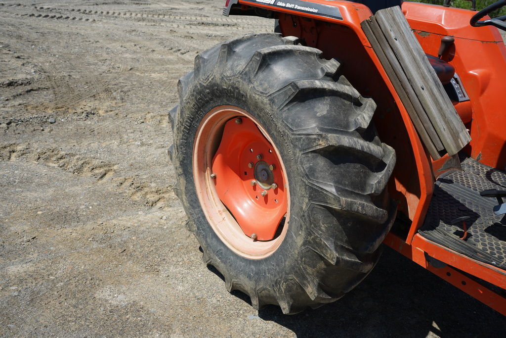 Used 1994 Kubota L3600 Tractor - Image 10