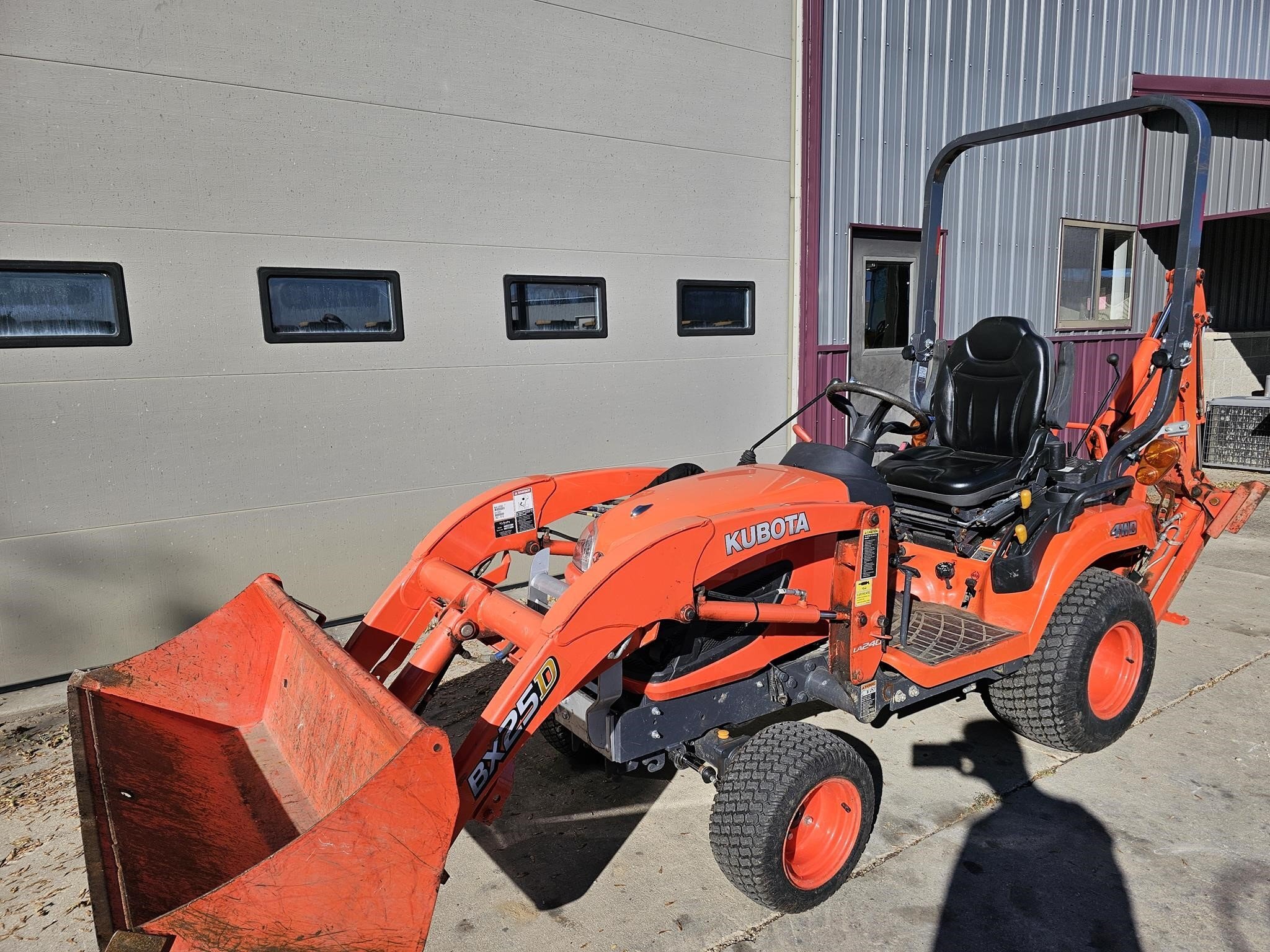 Used 2015 Kubota BX25D Backhoe Loader - Image 2