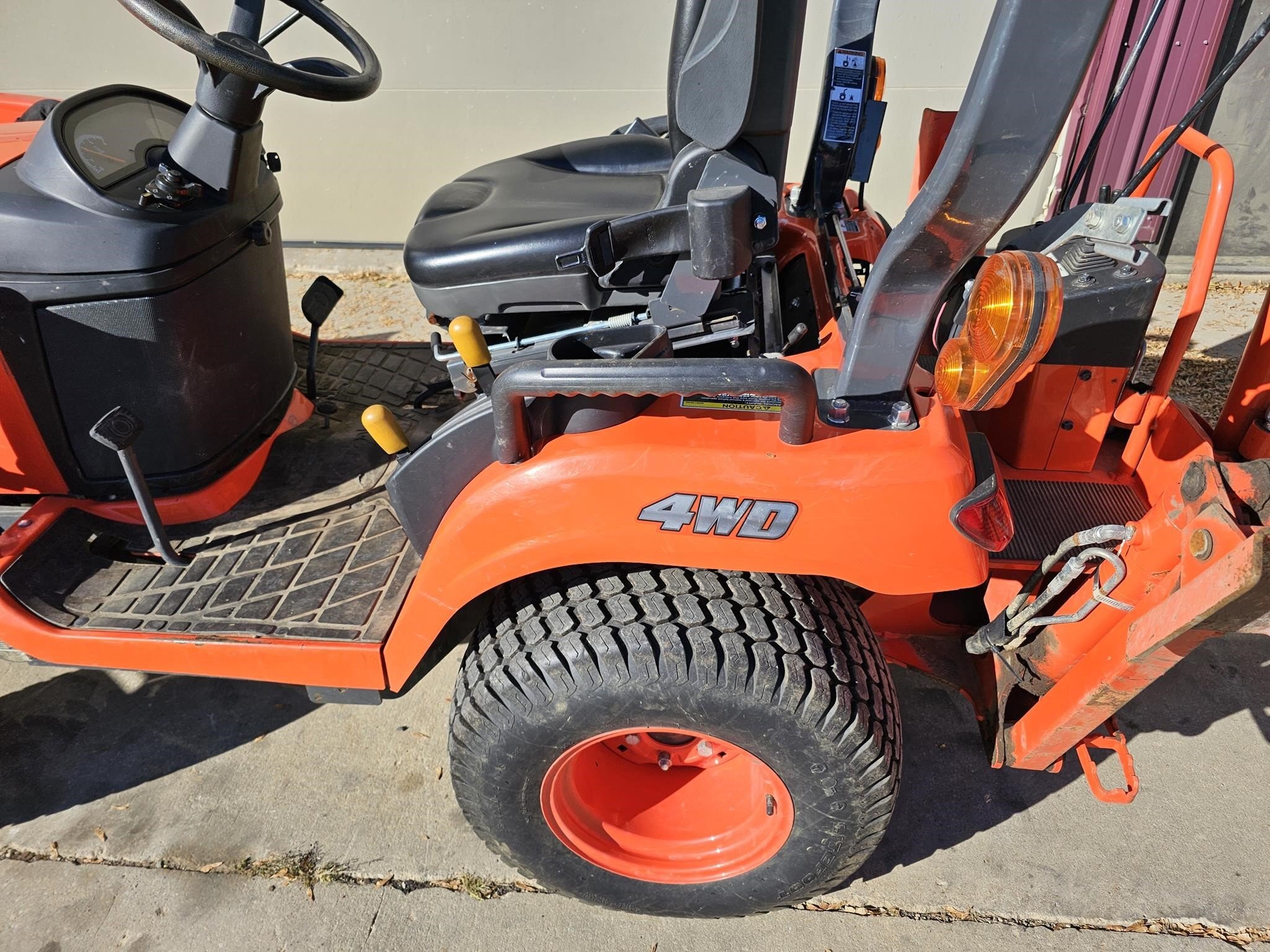 Used 2015 Kubota BX25D Backhoe Loader - Image 9