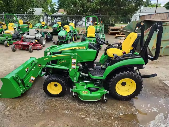 John Deere Tractor 2025R Mower Front End Loader - Image 7